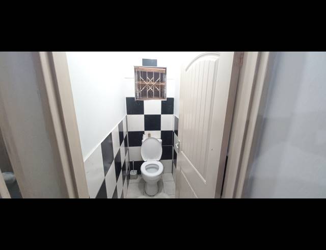 2 BEDROOM FLAT FOR SALE IN WOODHURST
